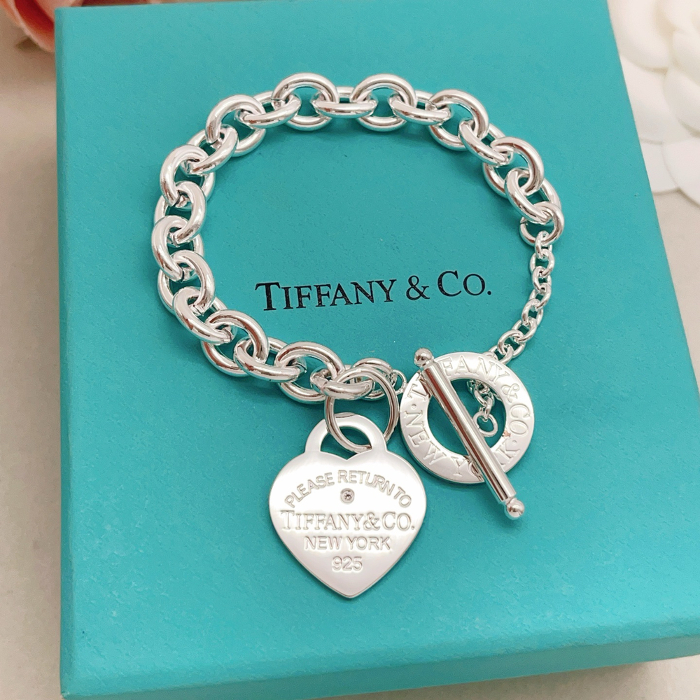 Tiffany & Co. Return to Tiffany Heart Tag Toggle Bracelet